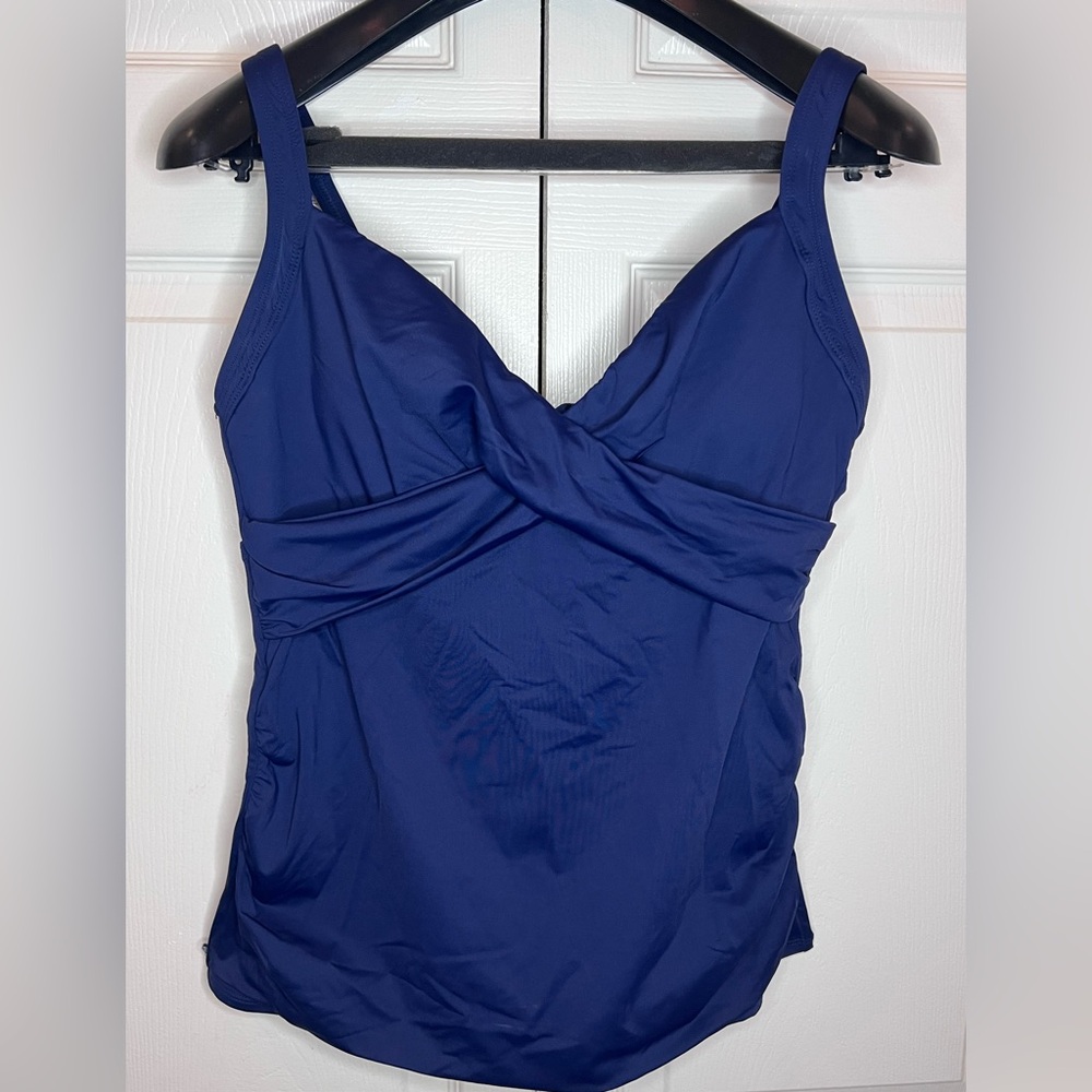 Lands' End Women's V-neck underwire Tankini Swim Top in Navy Blue - Picture 2 of 15